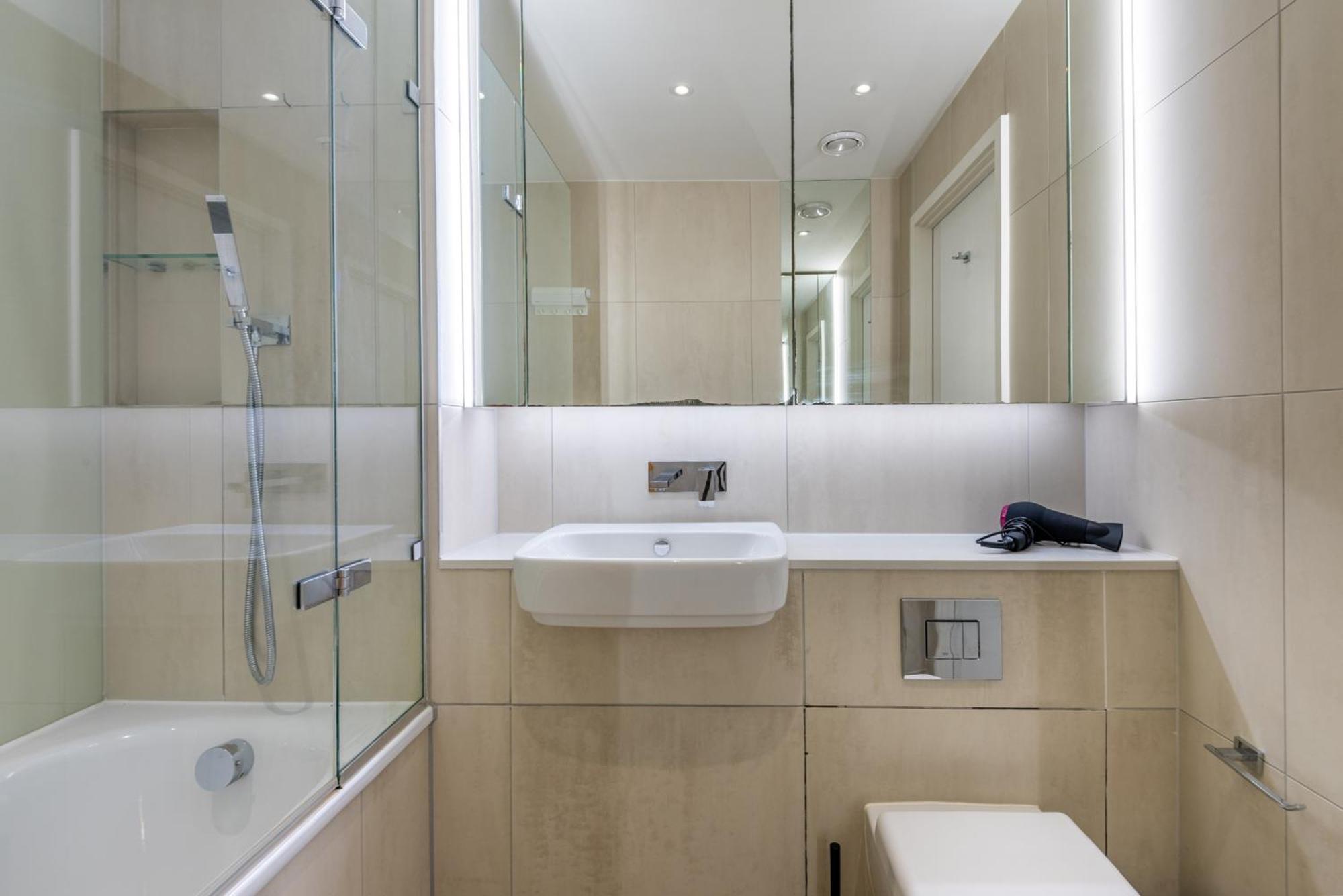 Alto - Modern Comfort & Prime Location Apartament *